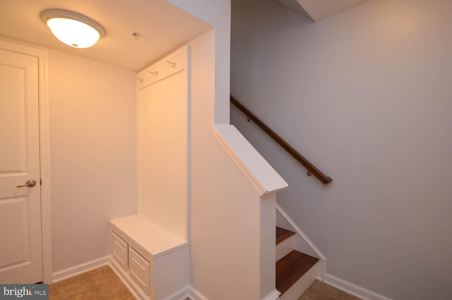 2464 BALDWIN CRESCENT NE