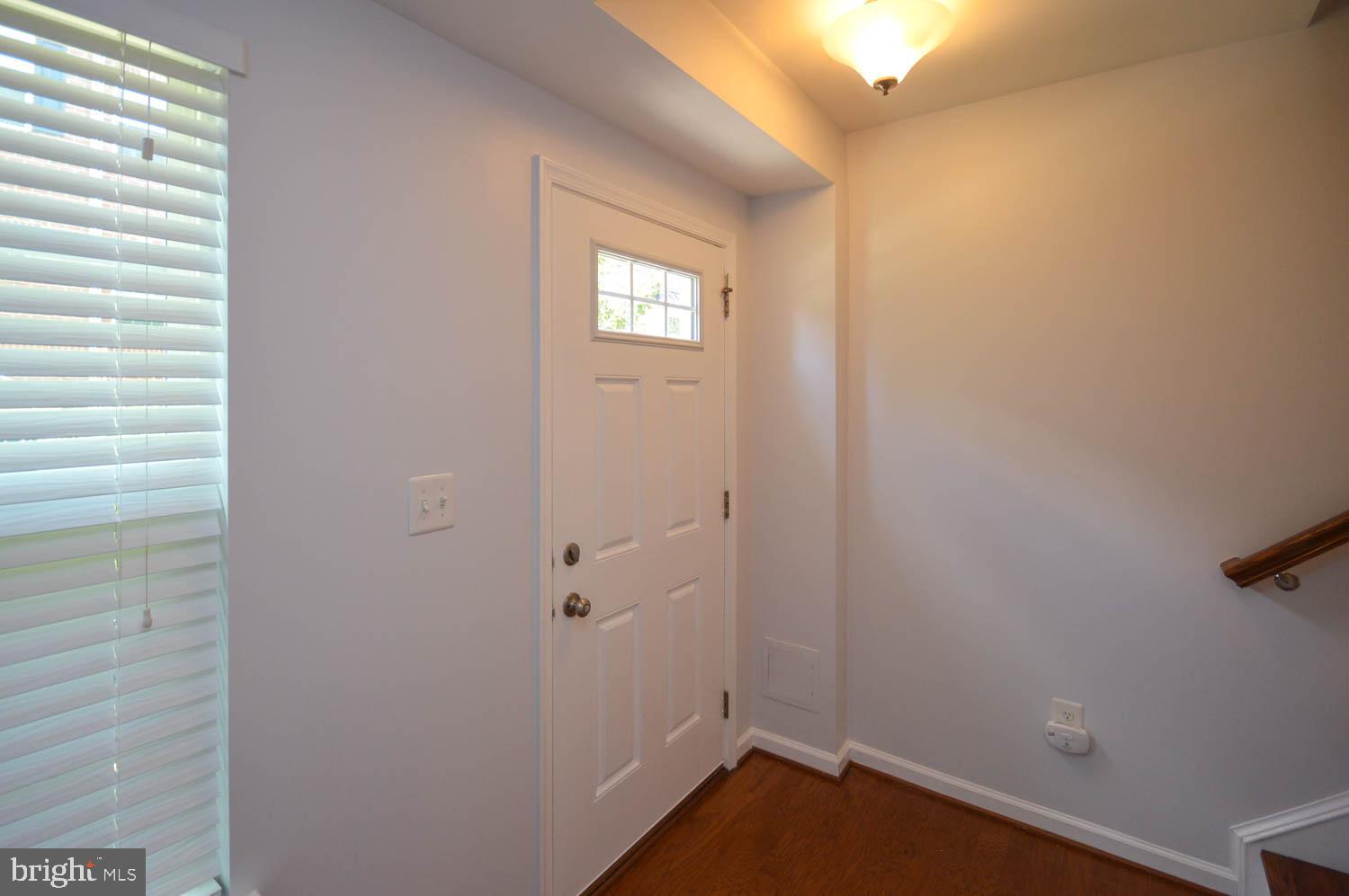 2464 BALDWIN CRESCENT NE