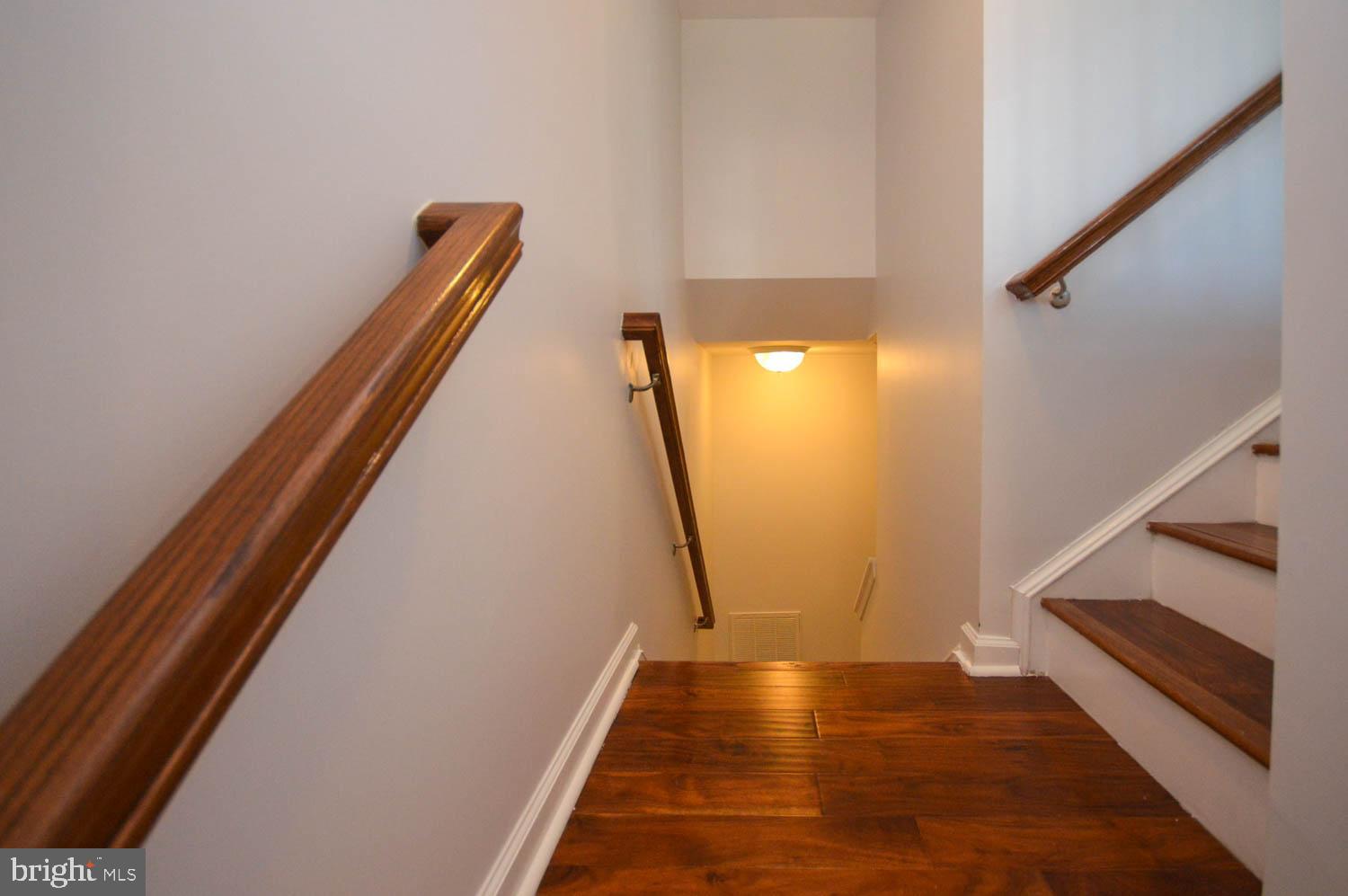 2464 BALDWIN CRESCENT NE