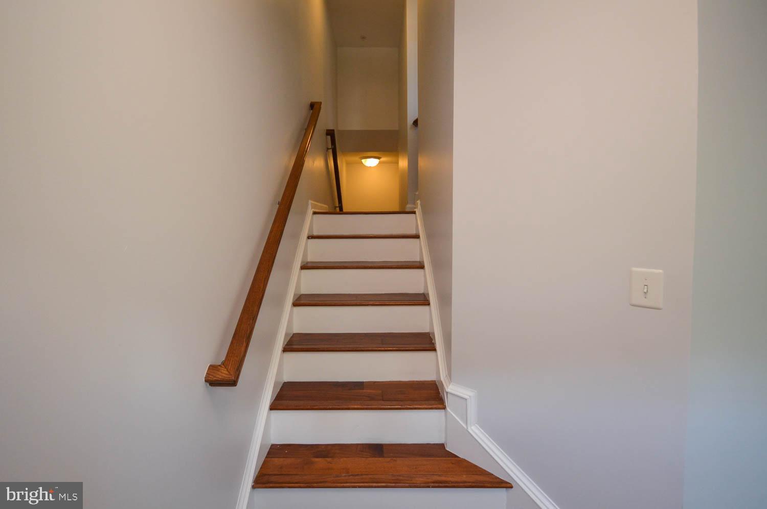 2464 BALDWIN CRESCENT NE