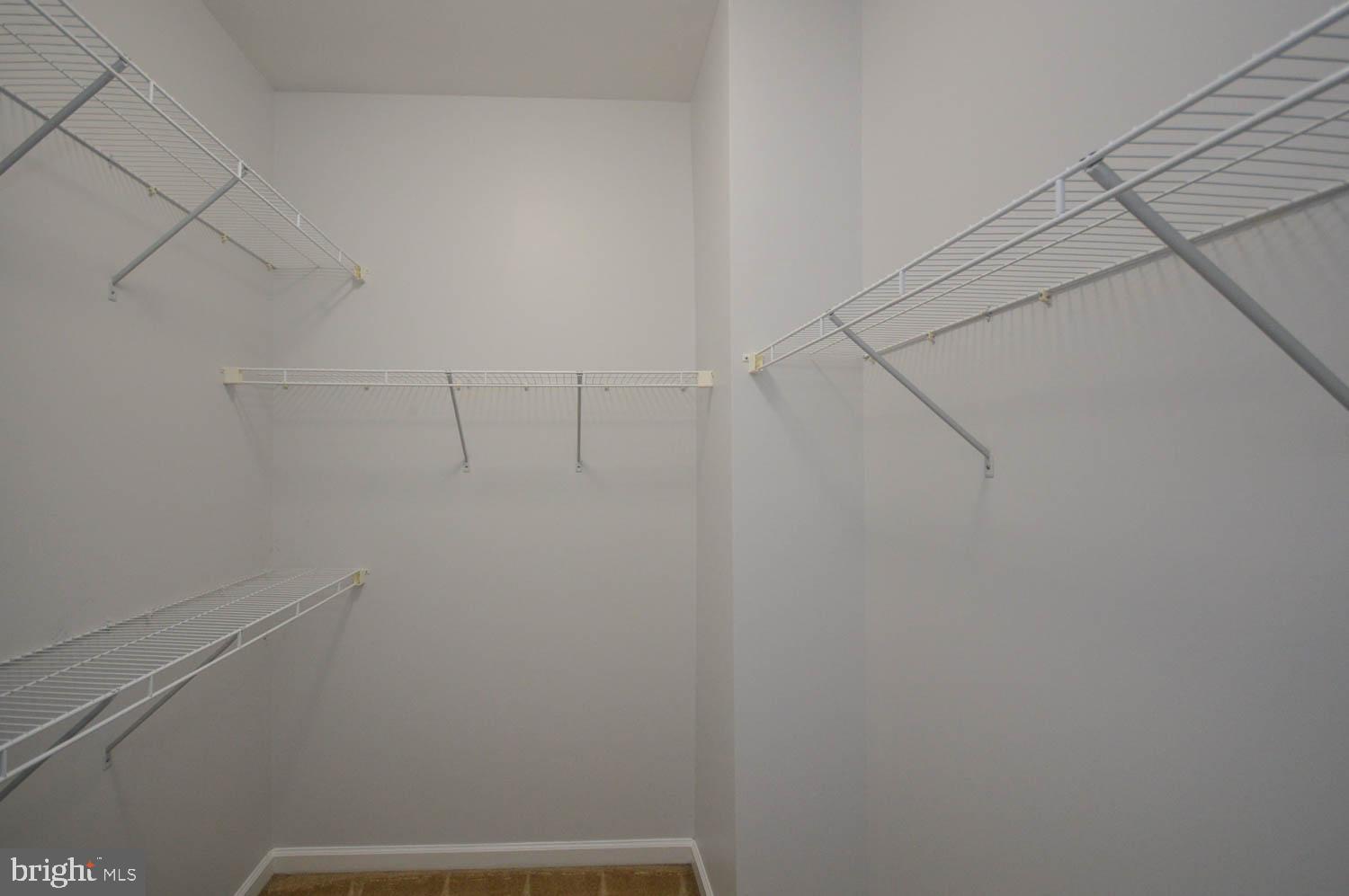 2464 BALDWIN CRESCENT NE