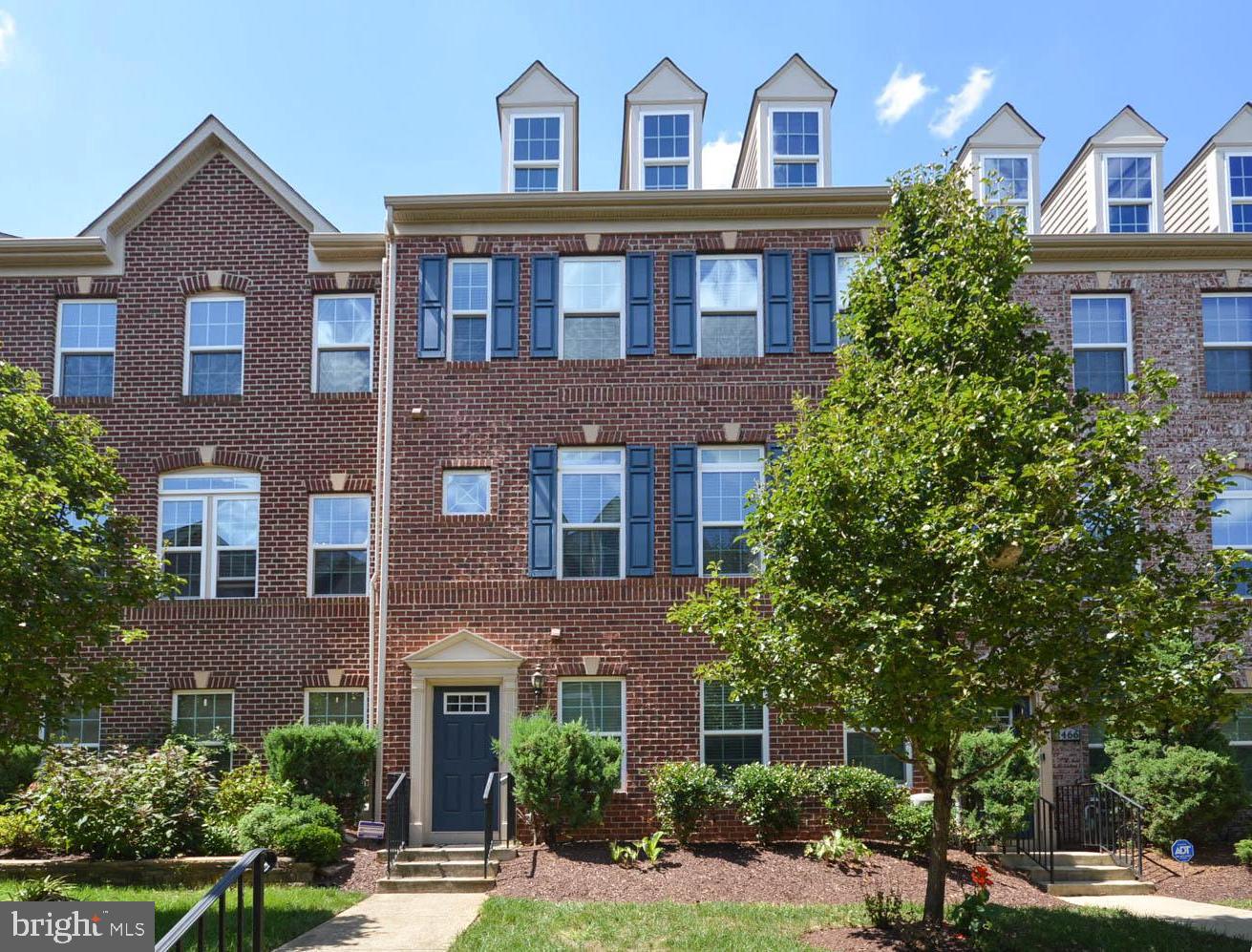 2464 BALDWIN CRESCENT NE