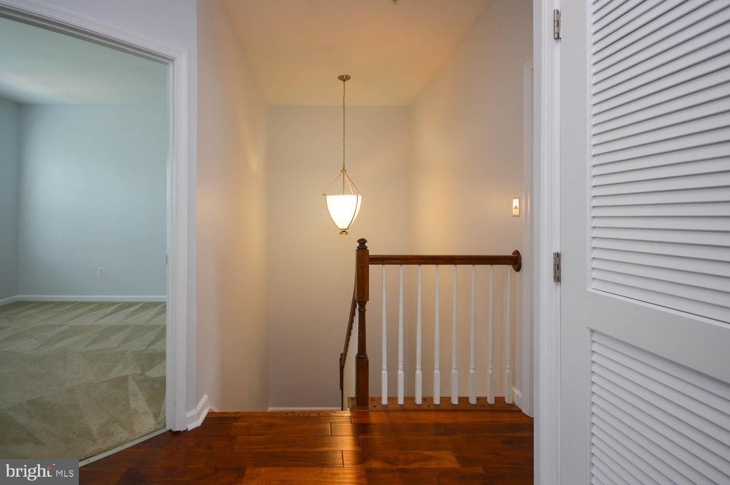 2464 BALDWIN CRESCENT NE