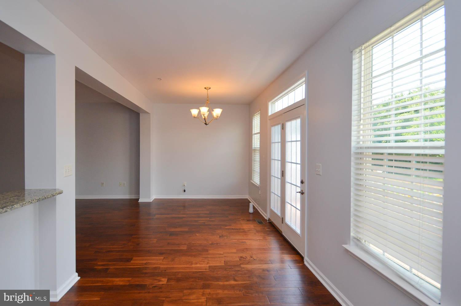 2464 BALDWIN CRESCENT NE