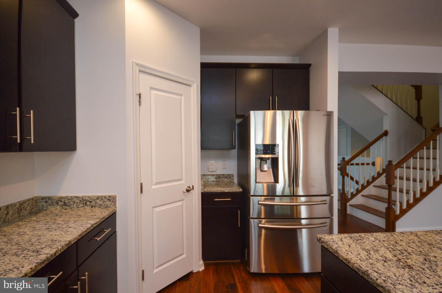 2464 BALDWIN CRESCENT NE