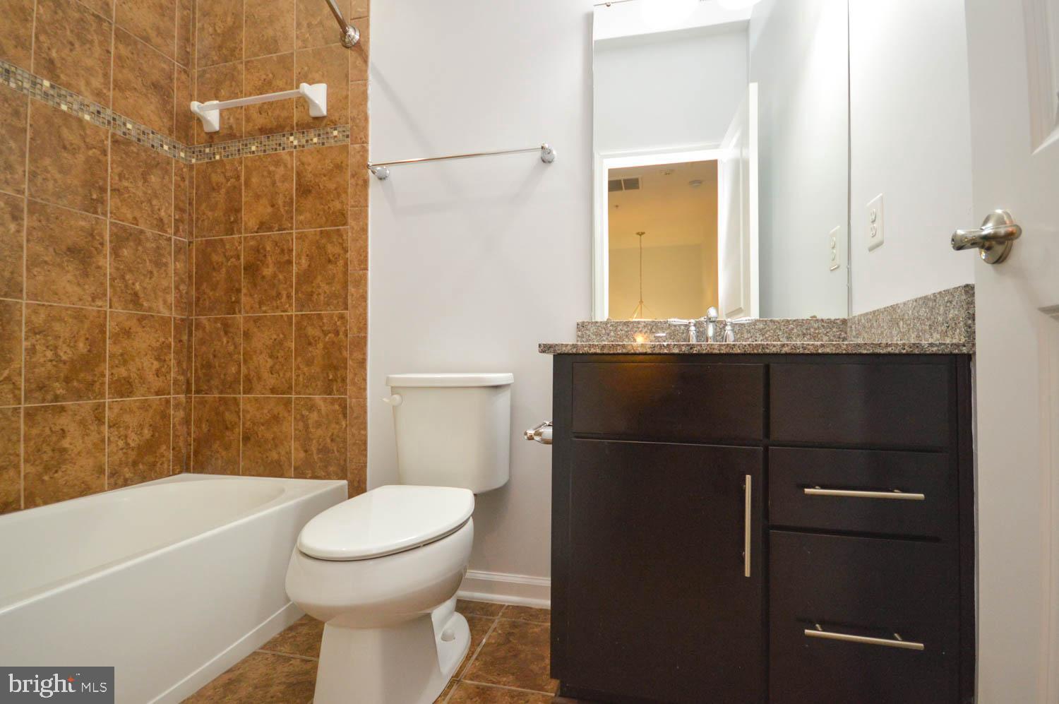 2464 BALDWIN CRESCENT NE