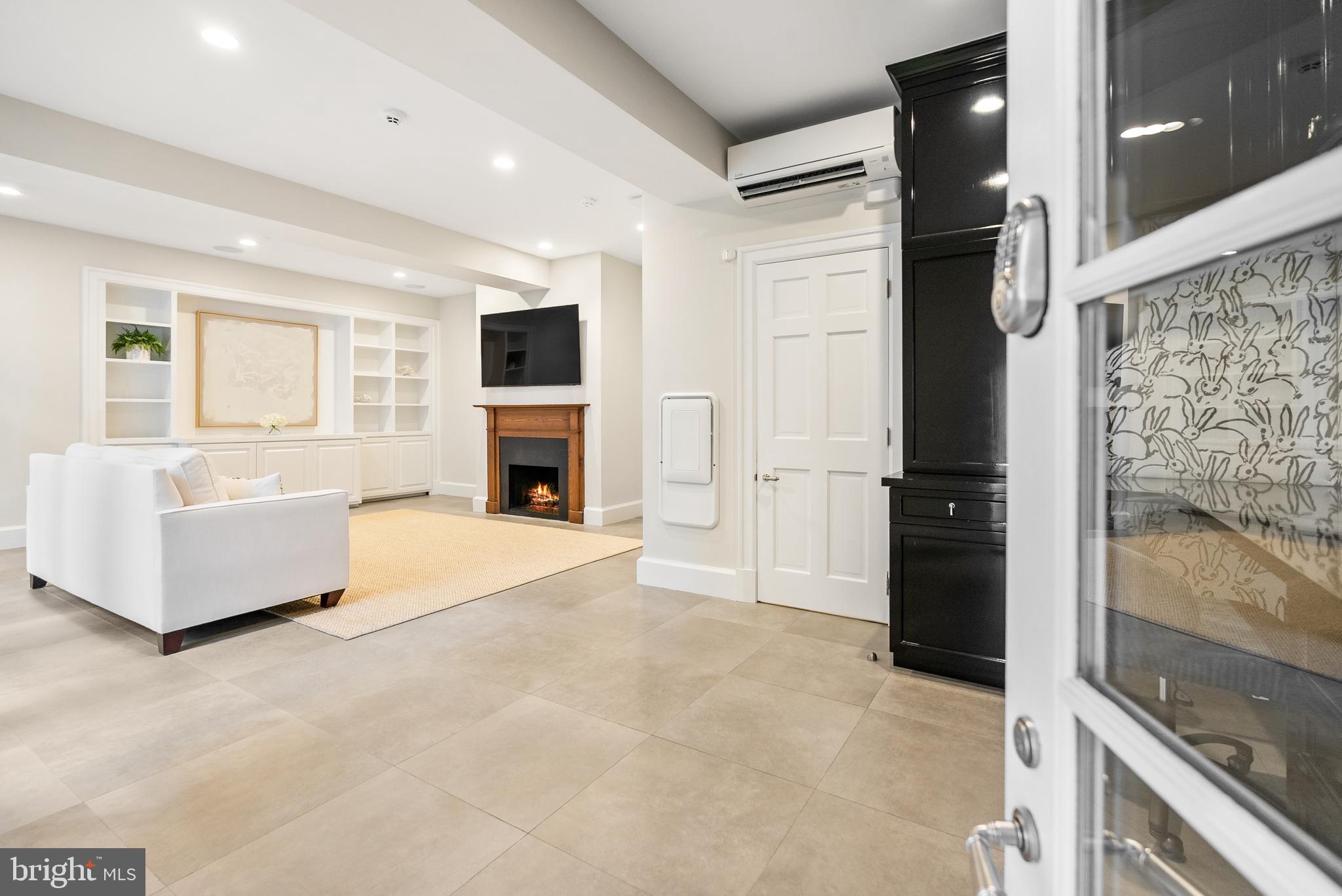 1242 POTOMAC STREET NW