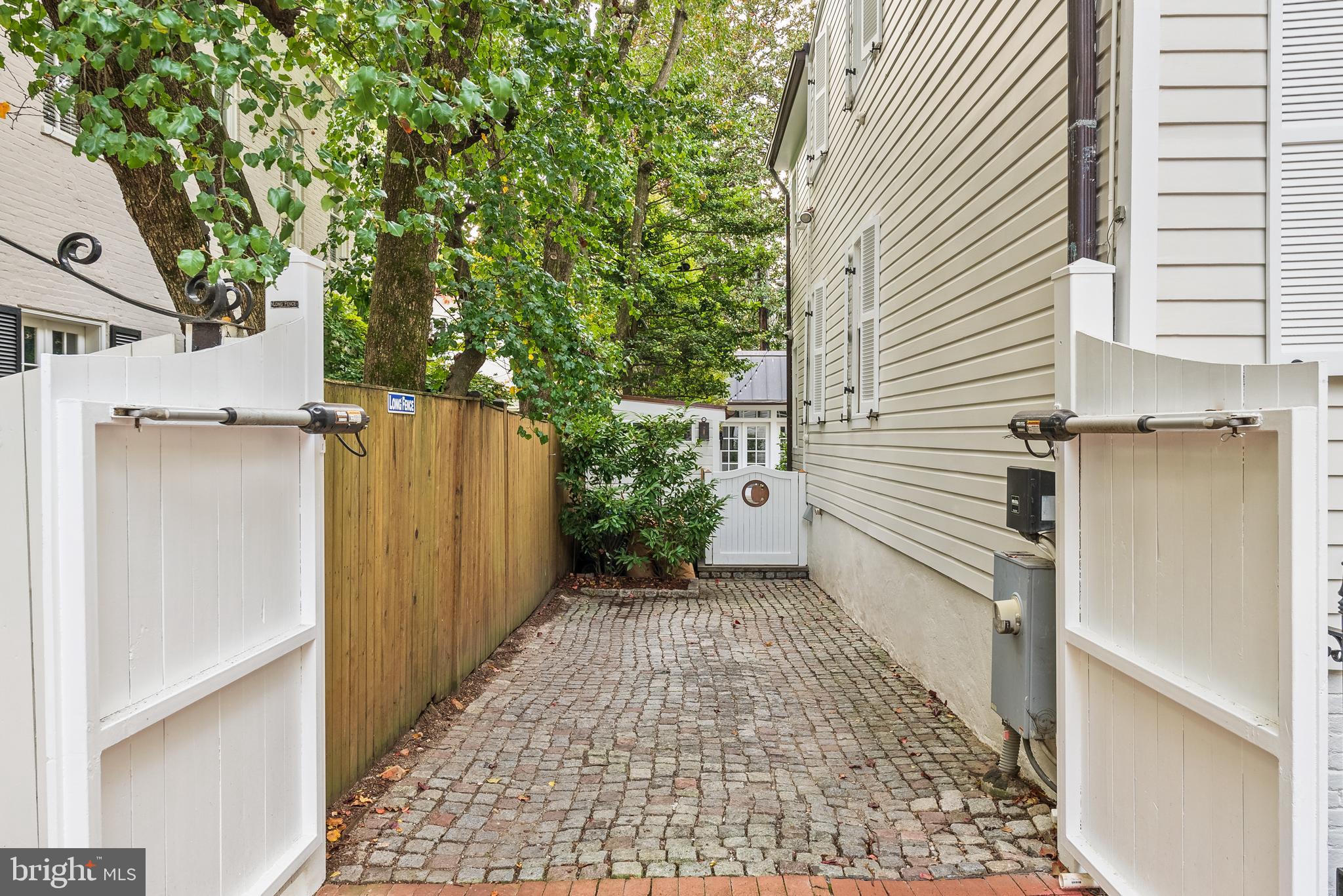 1242 POTOMAC STREET NW