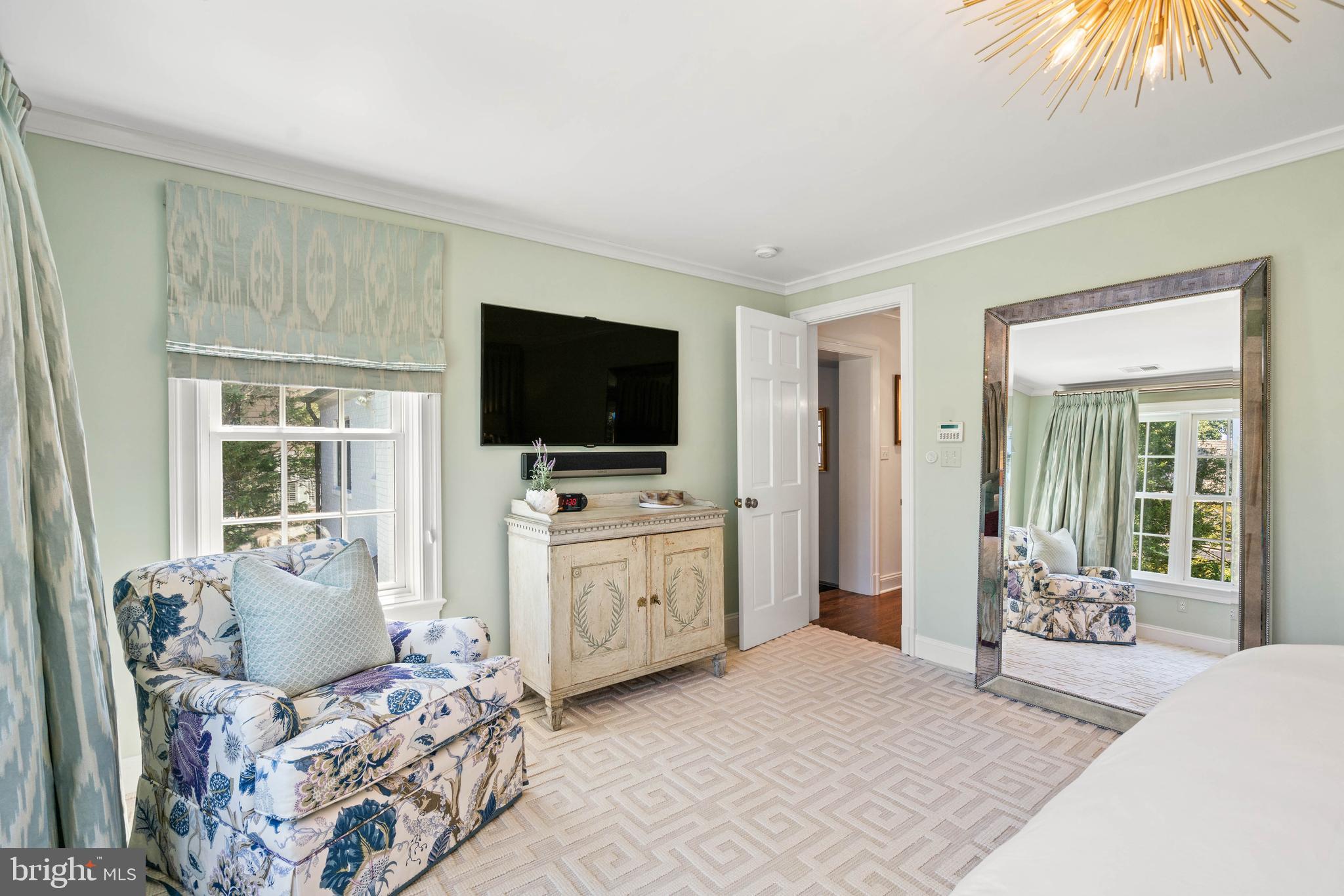 4707 WOODWAY LANE NW