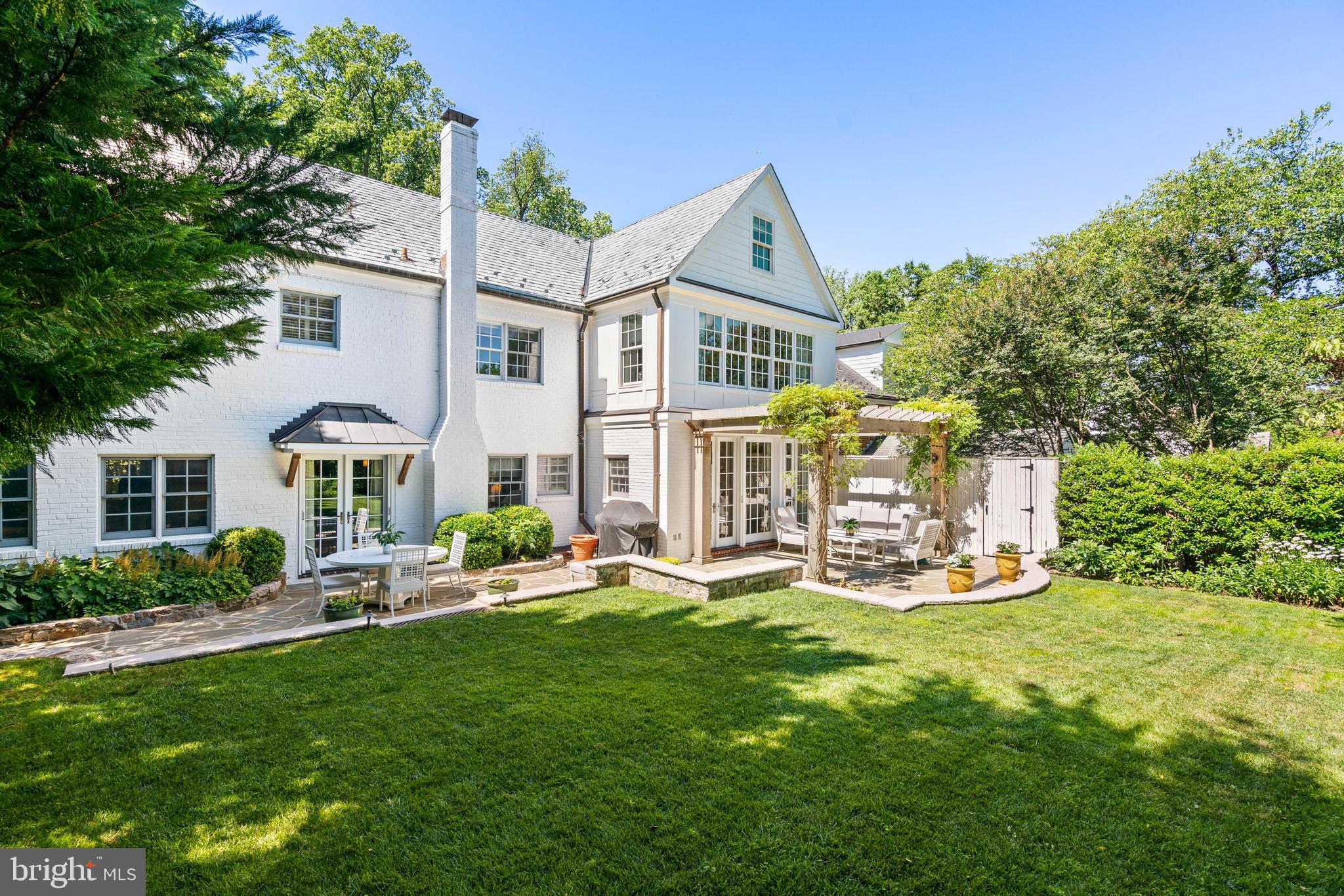 4707 WOODWAY LANE NW