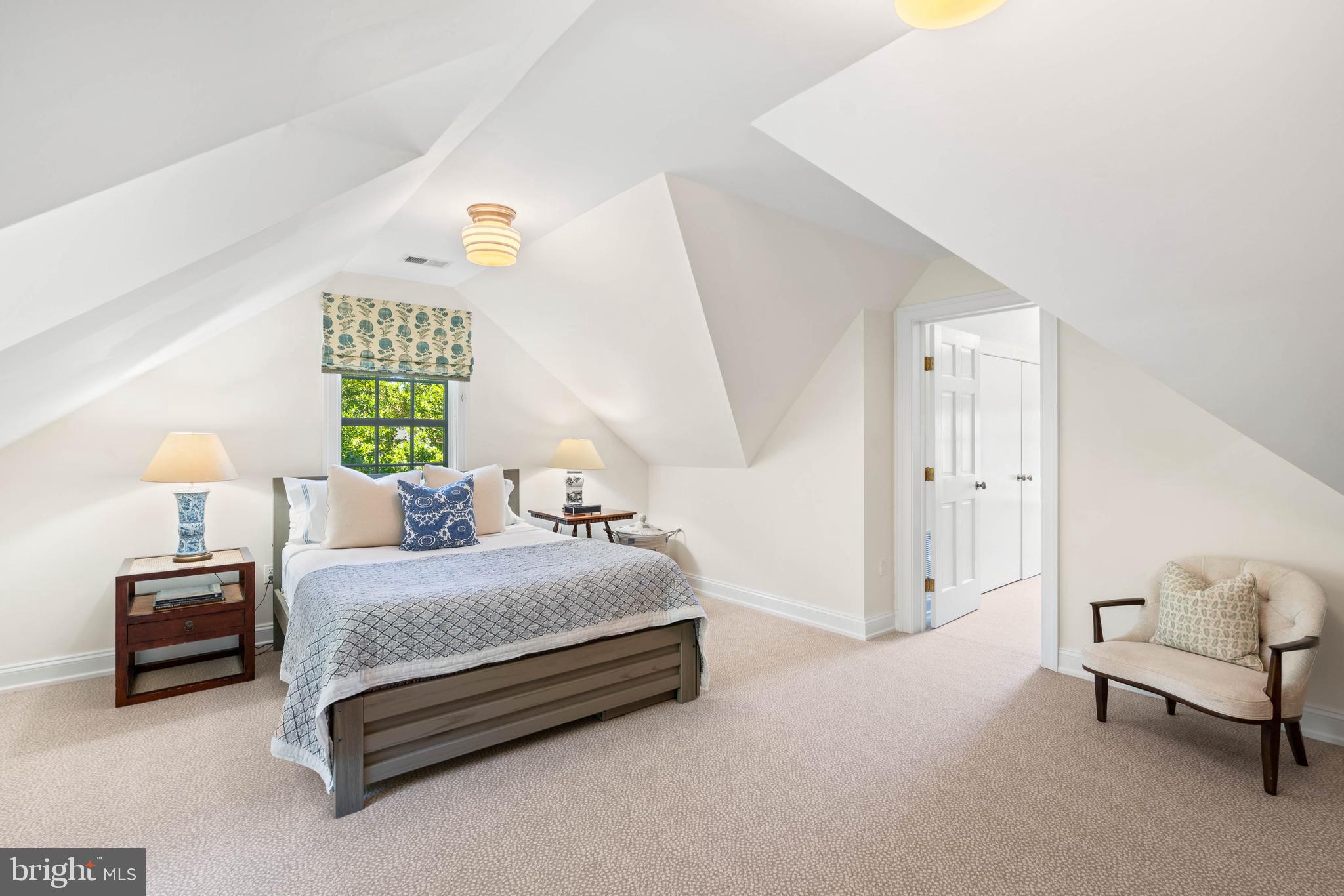 4707 WOODWAY LANE NW