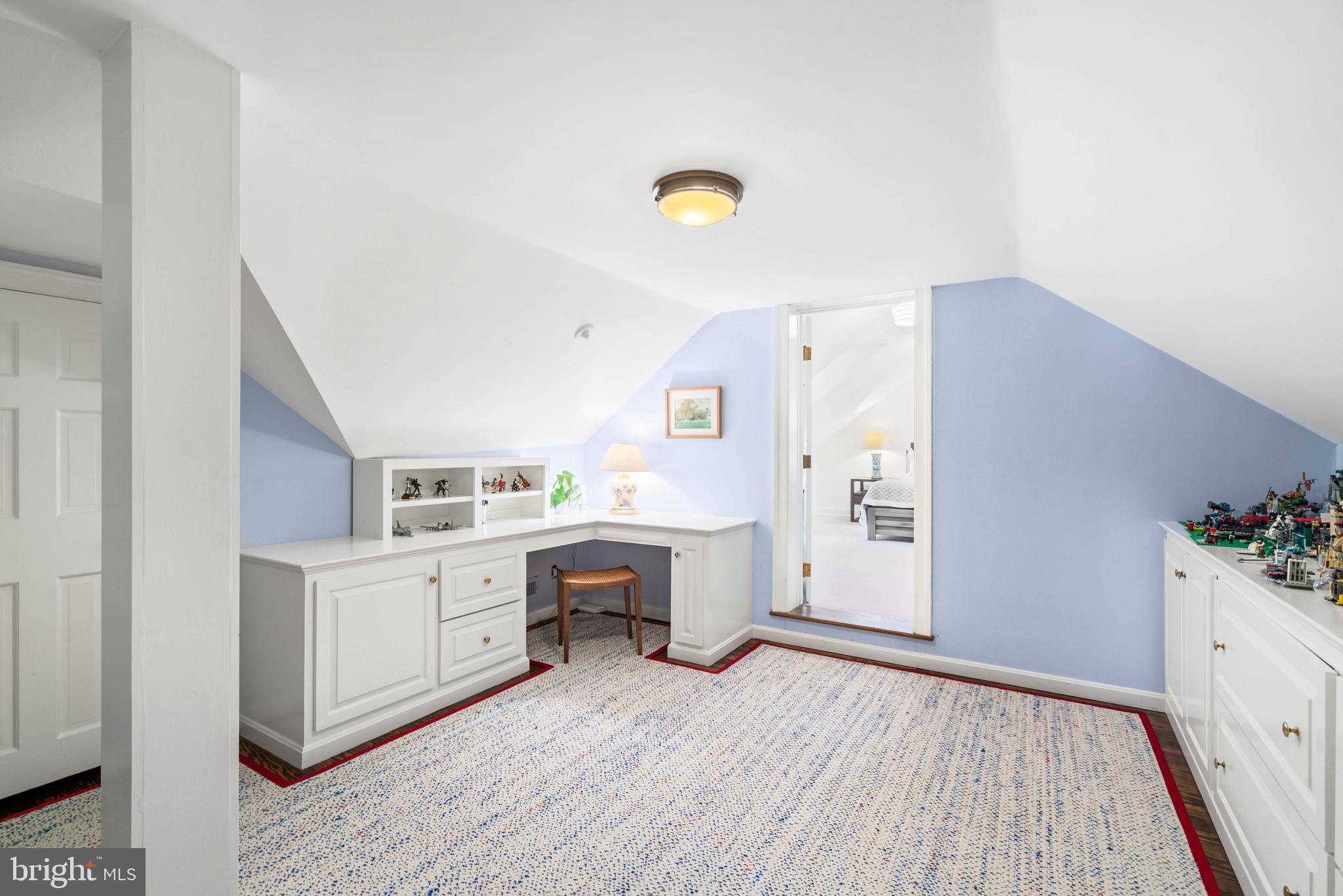 4707 WOODWAY LANE NW