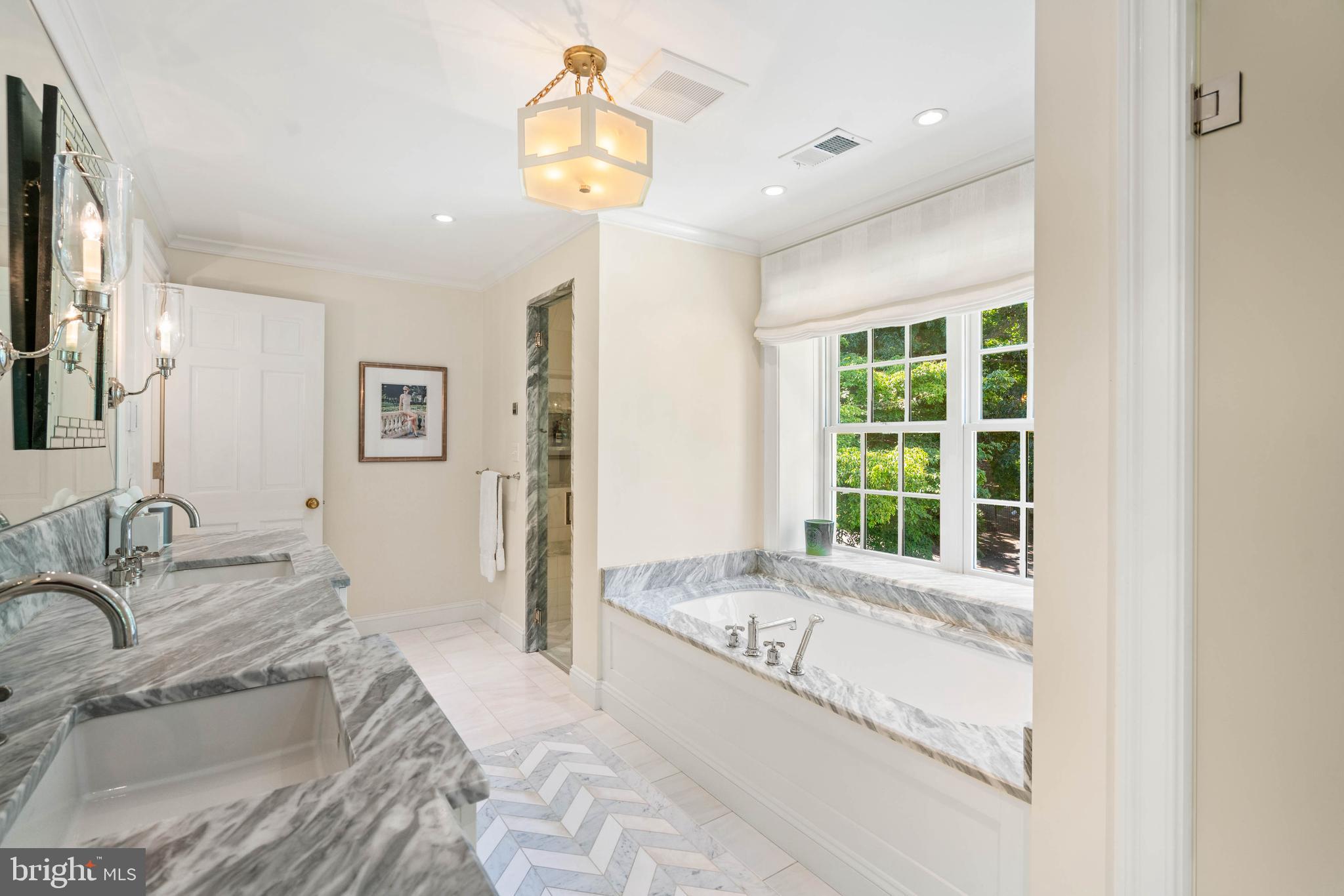 4707 WOODWAY LANE NW