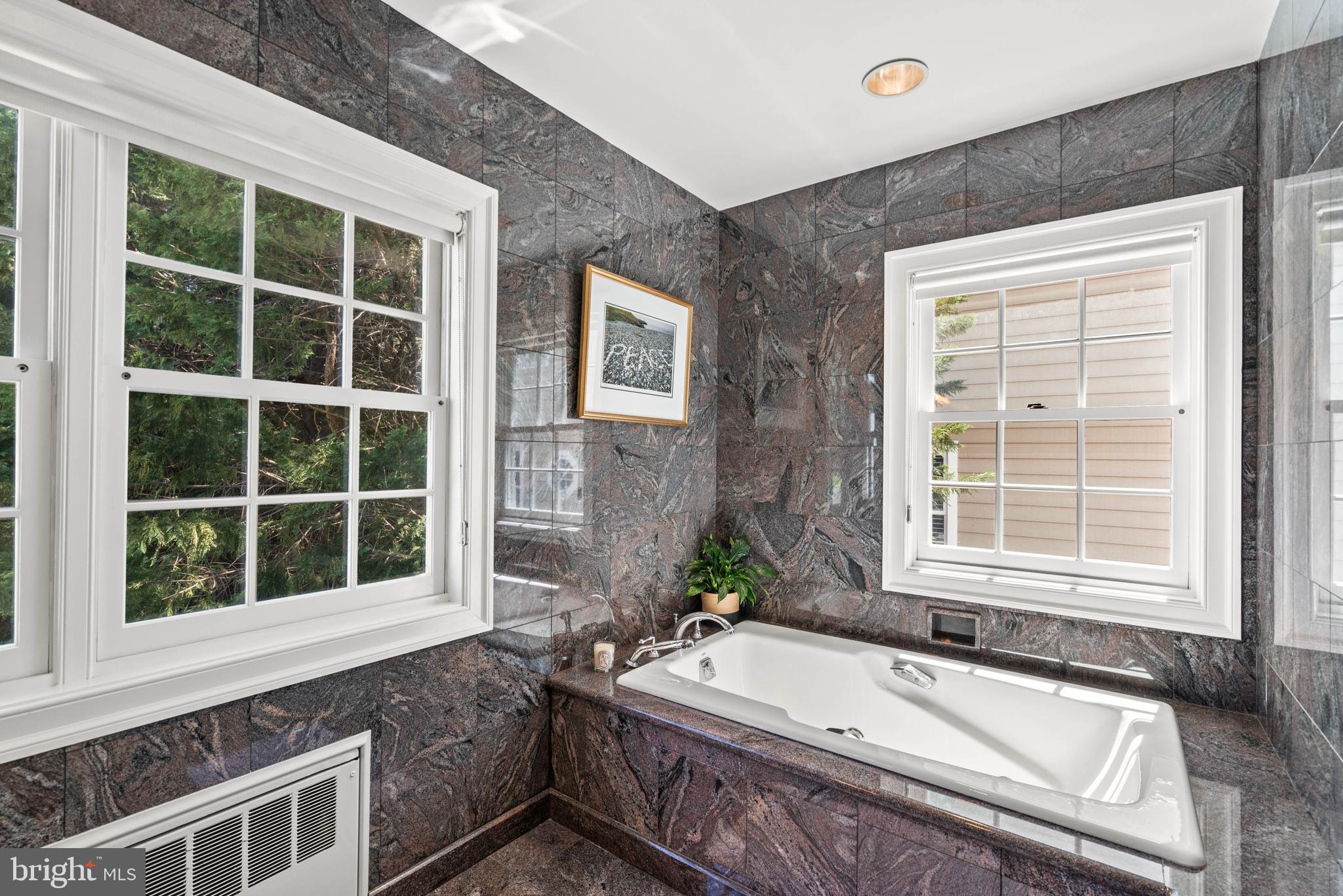 4707 WOODWAY LANE NW