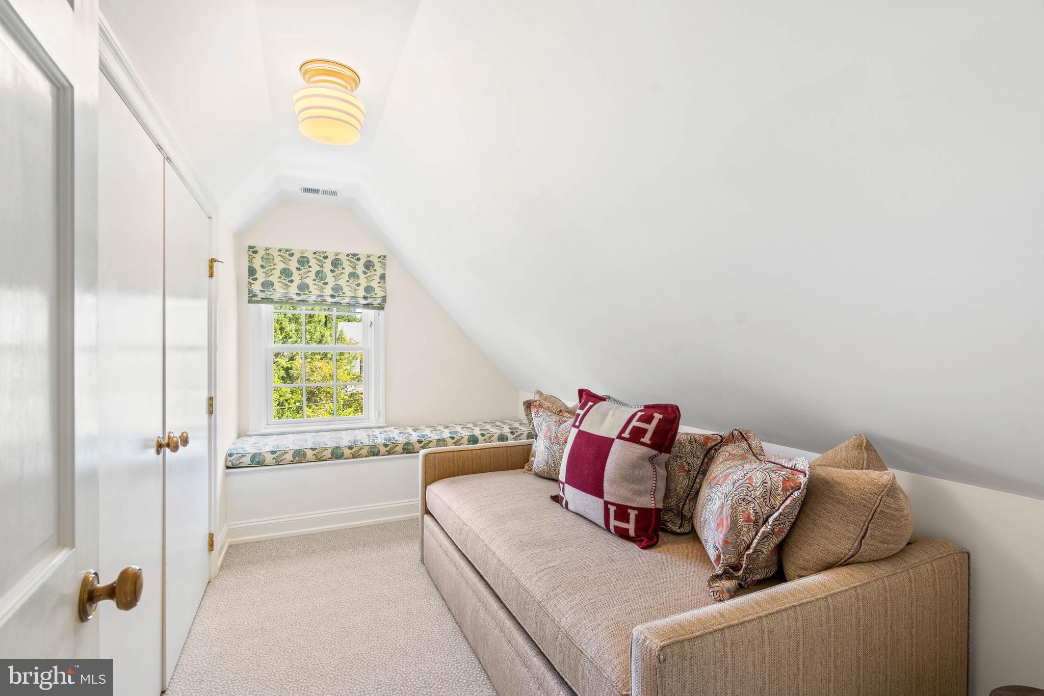 4707 WOODWAY LANE NW