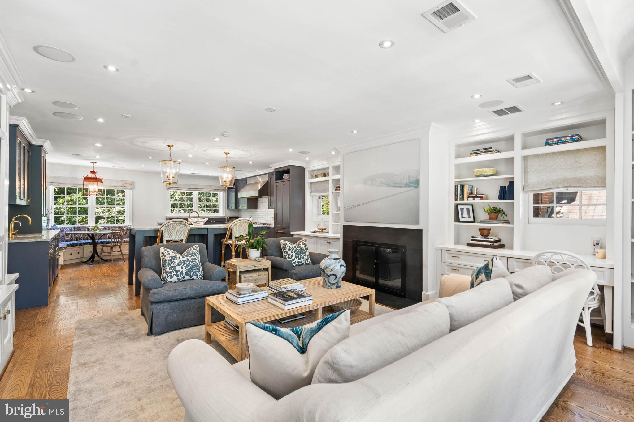 4707 WOODWAY LANE NW