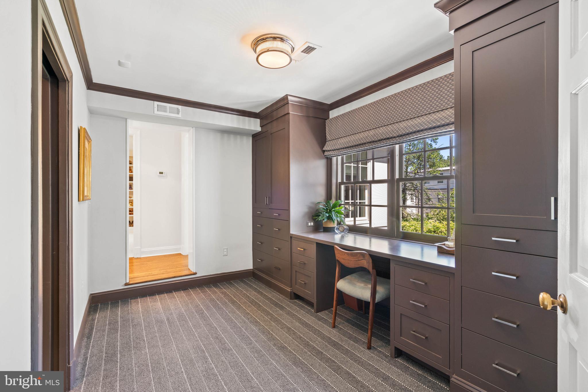 4707 WOODWAY LANE NW