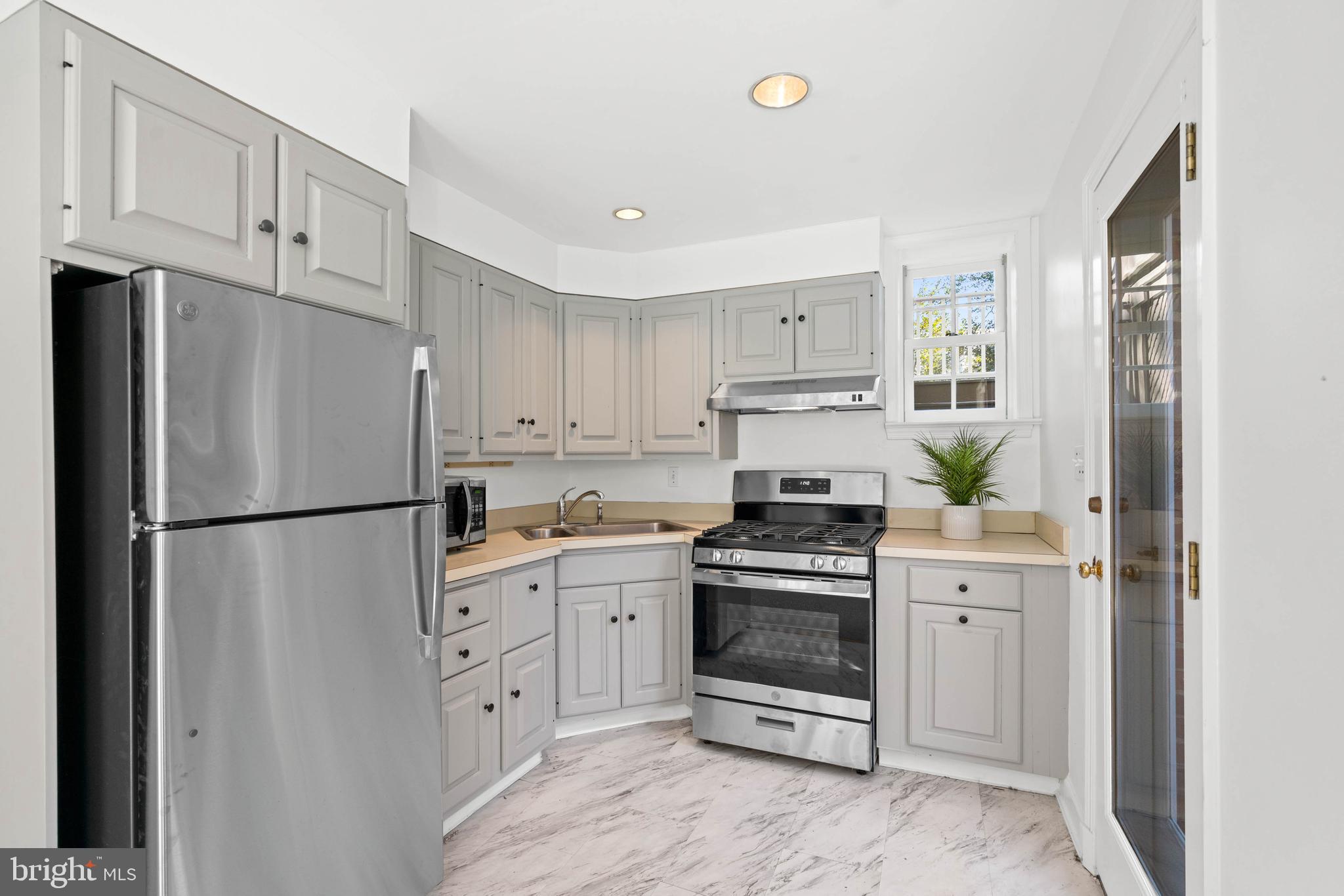 3549 SPRINGLAND LANE NW