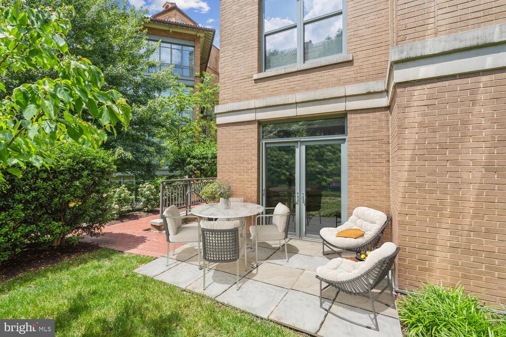 2425 L STREET NW 241