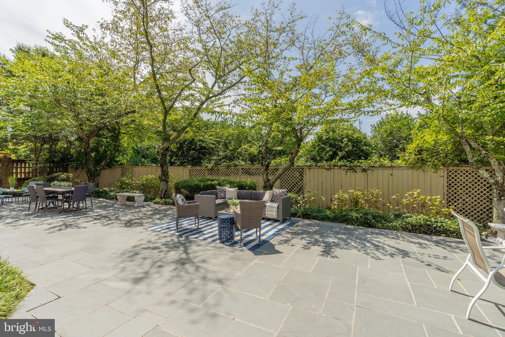 4518 FOXHALL CRESCENT NW