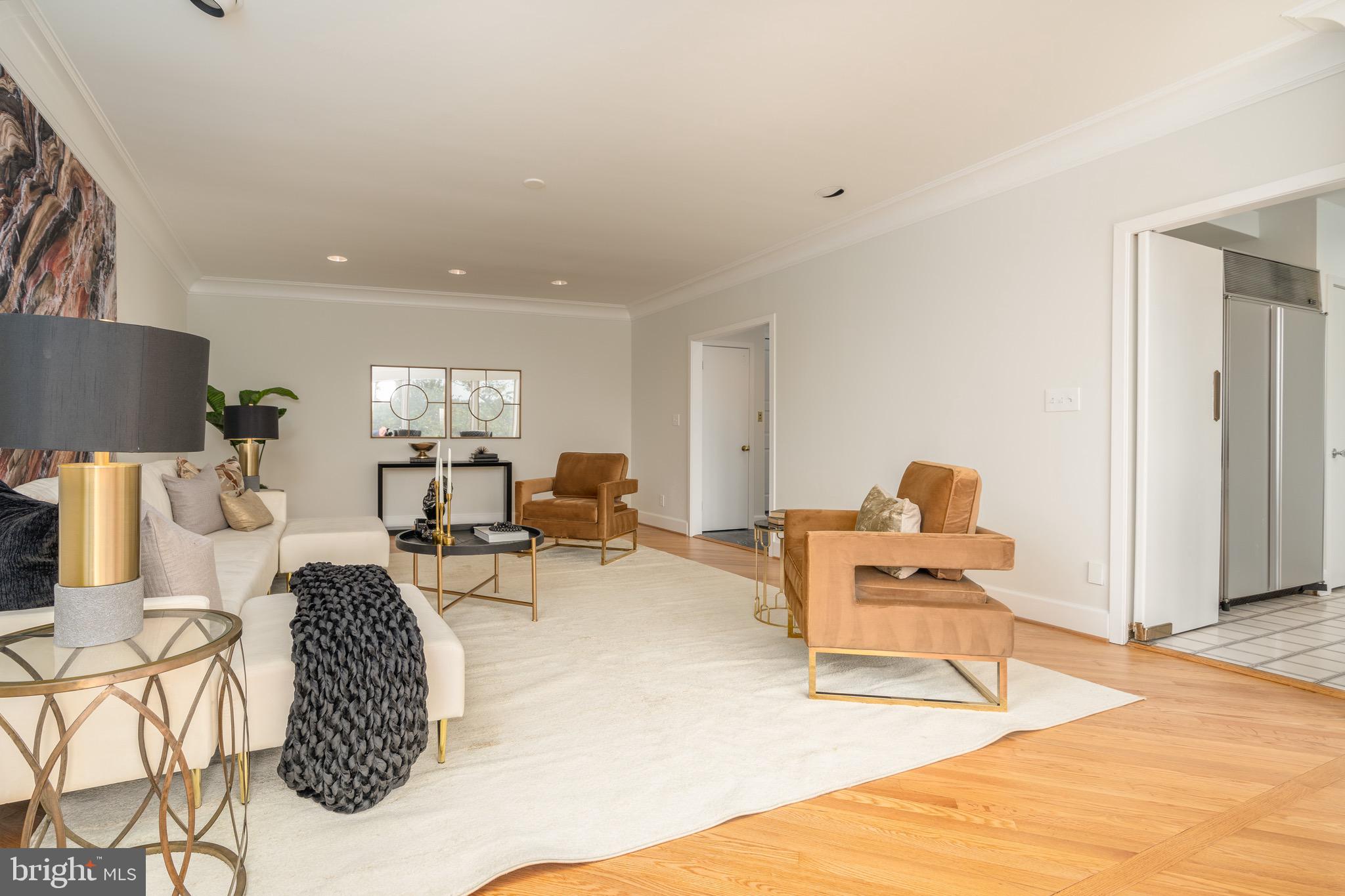 4518 FOXHALL CRESCENT NW