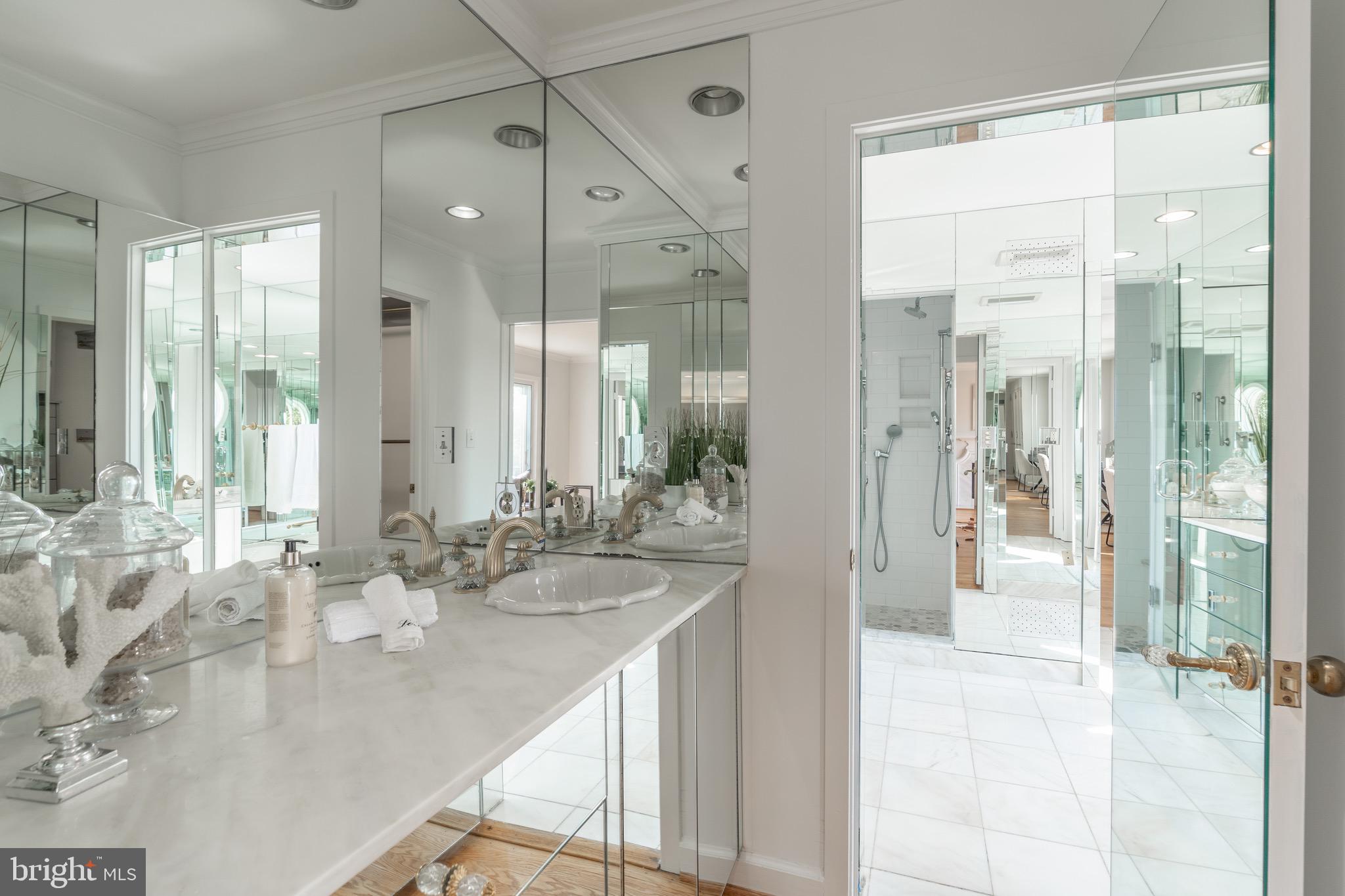 4518 FOXHALL CRESCENT NW