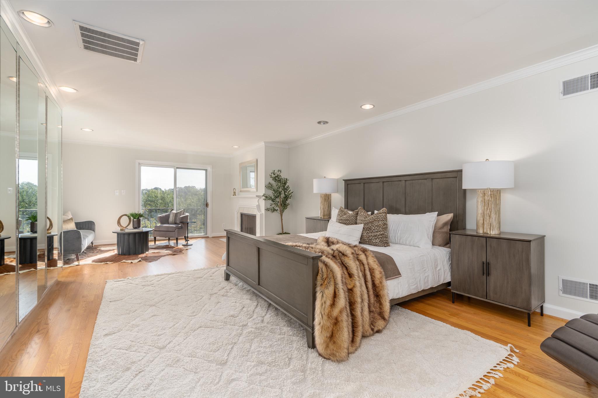 4518 FOXHALL CRESCENT NW