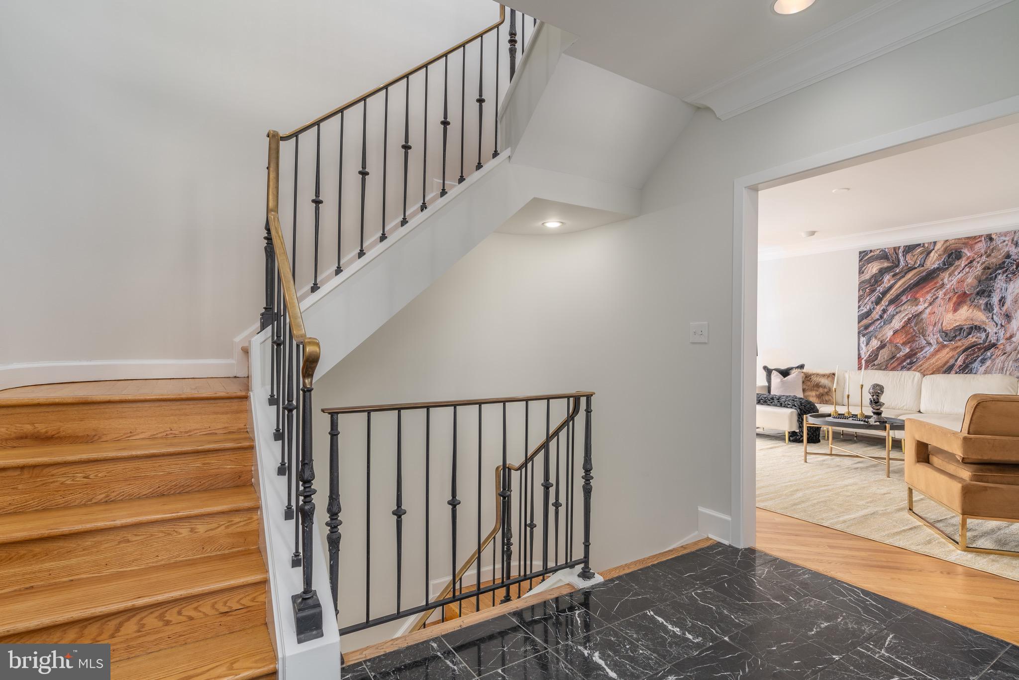 4518 FOXHALL CRESCENT NW