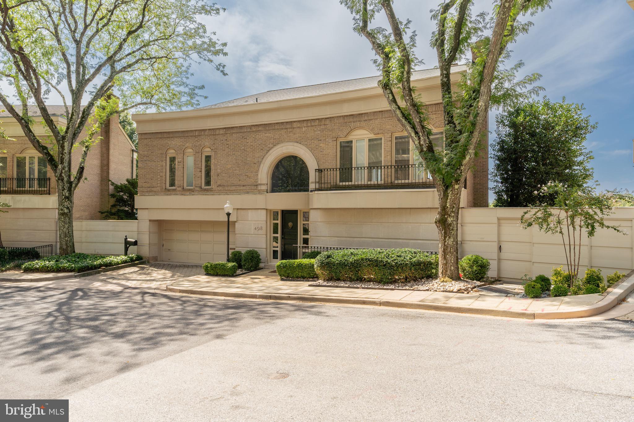 4518 FOXHALL CRESCENT NW