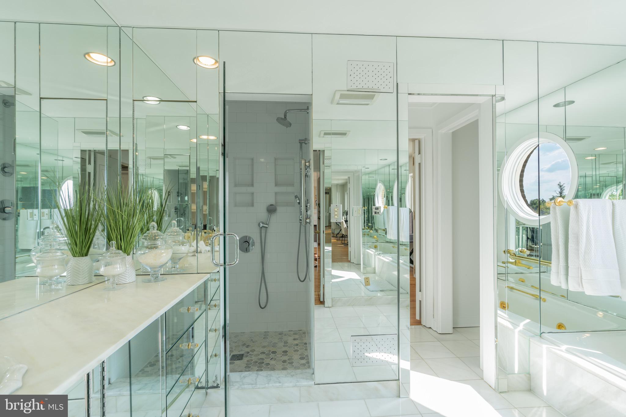 4518 FOXHALL CRESCENT NW