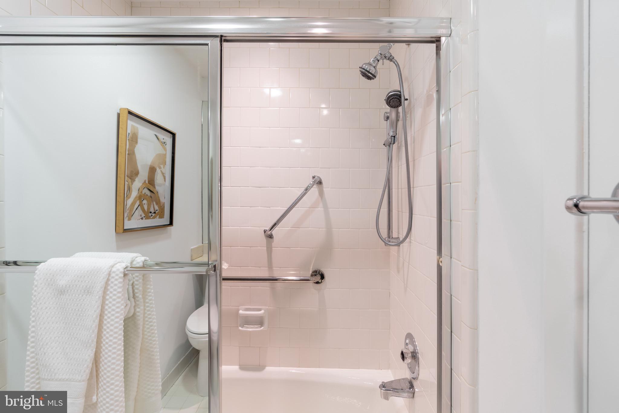 4518 FOXHALL CRESCENT NW