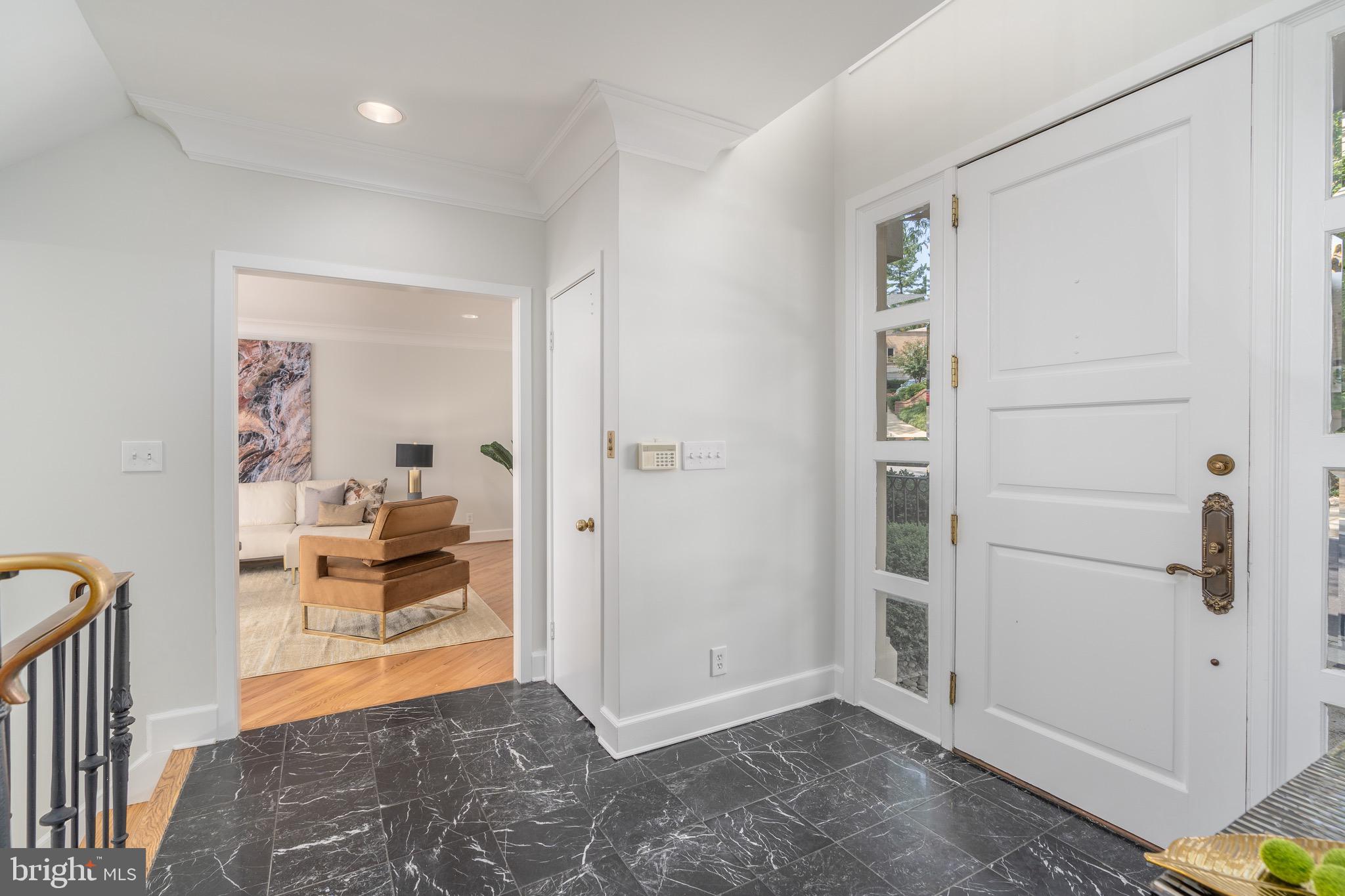 4518 FOXHALL CRESCENT NW