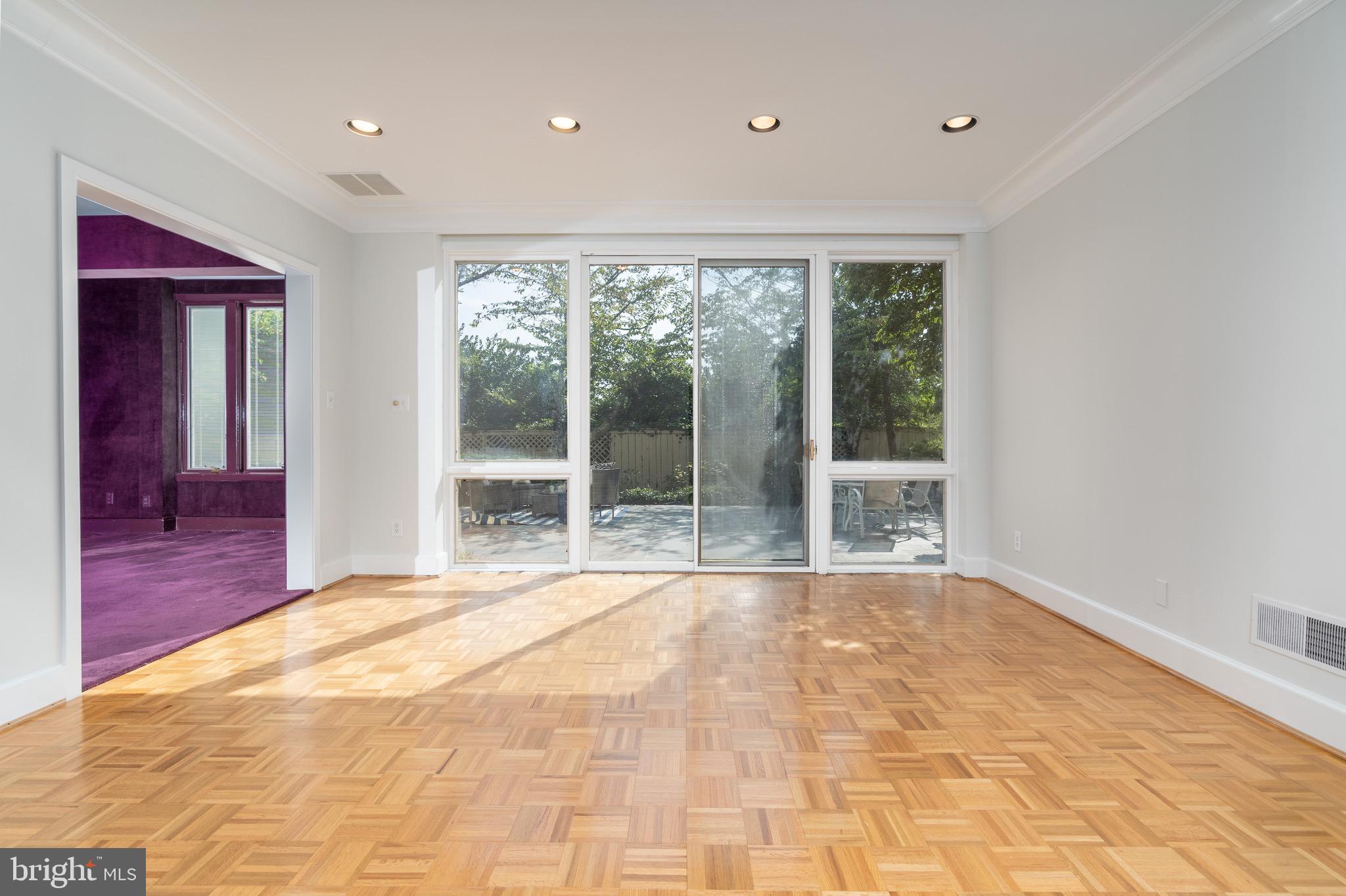 4518 FOXHALL CRESCENT NW