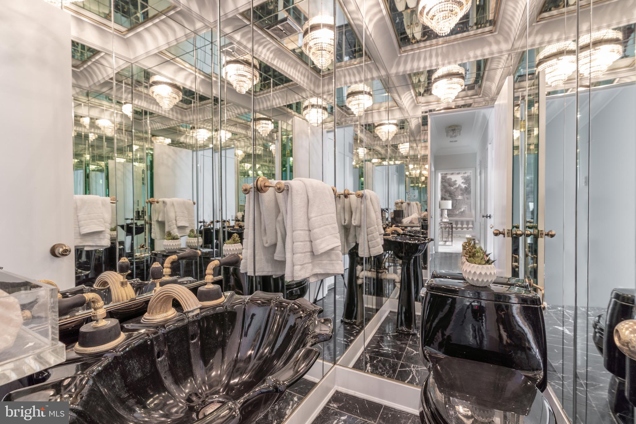 4518 FOXHALL CRESCENT NW