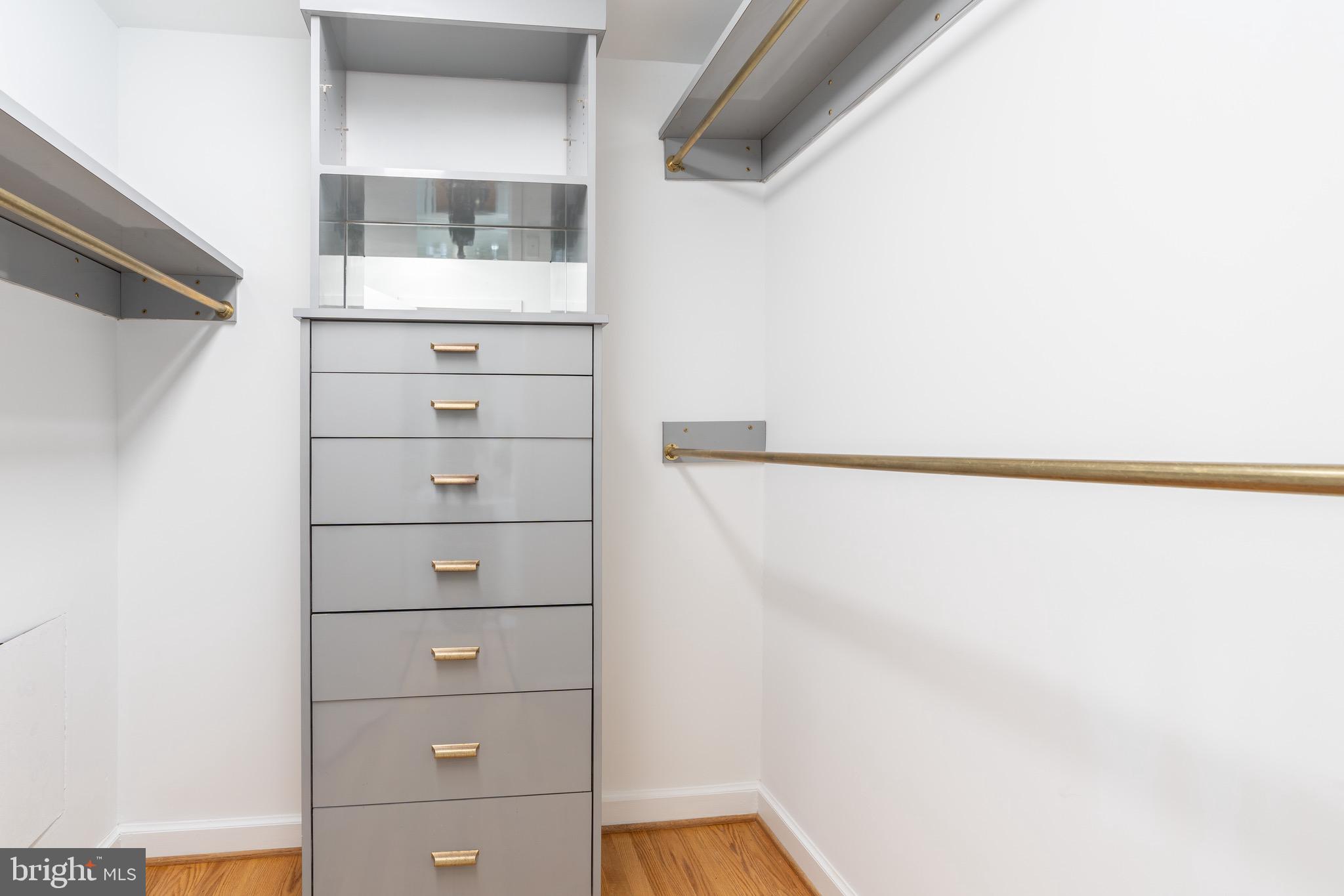 4518 FOXHALL CRESCENT NW