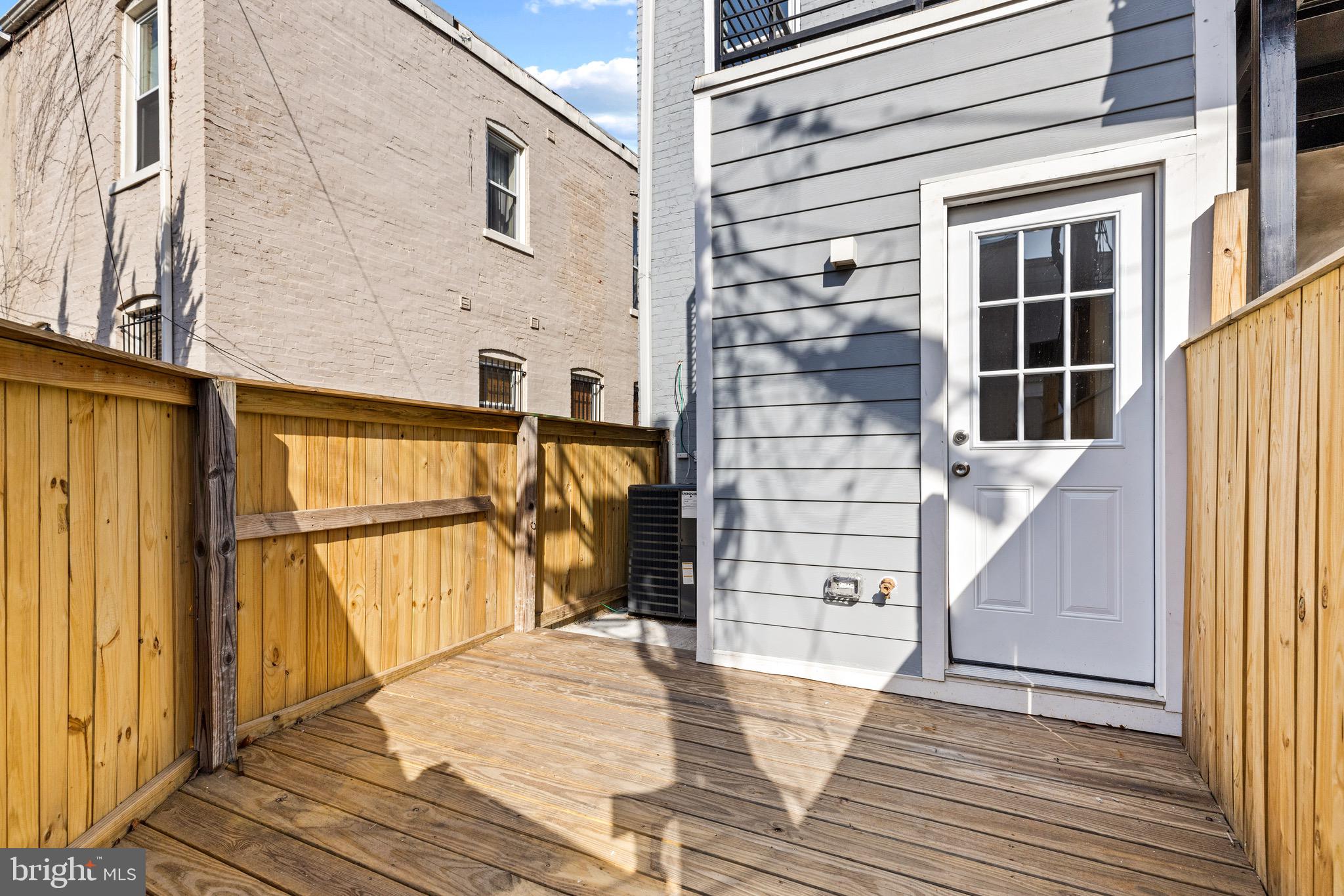 338 OAKDALE PLACE NW