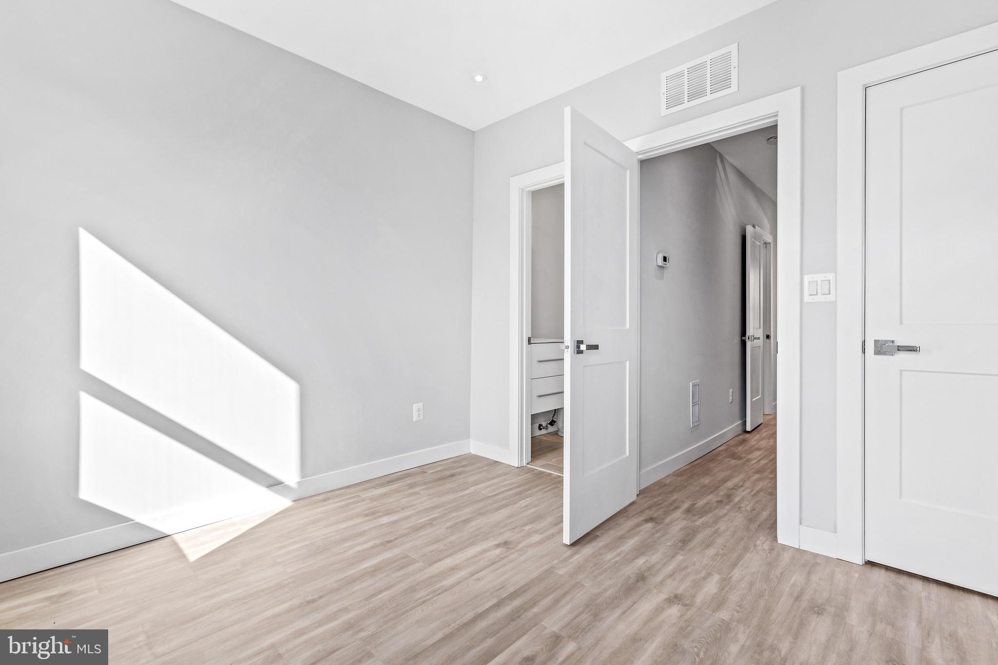 338 OAKDALE PLACE NW