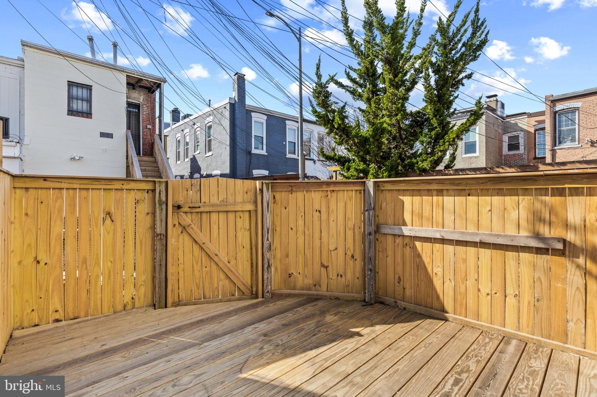 338 OAKDALE PLACE NW