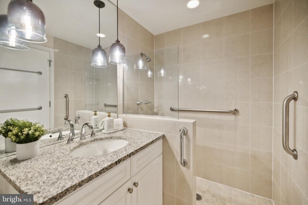 675 E STREET NW 200