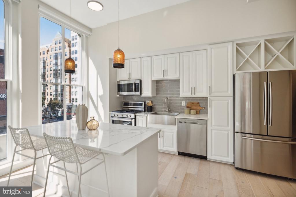 675 E STREET NW 200
