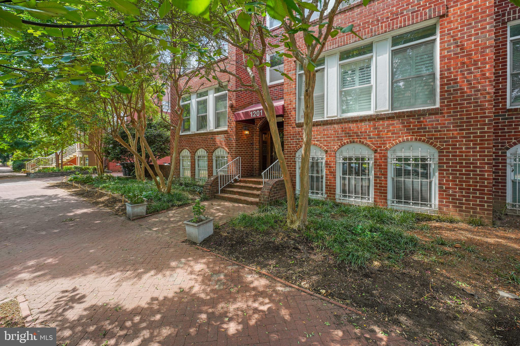 1201 O STREET NW # 1B