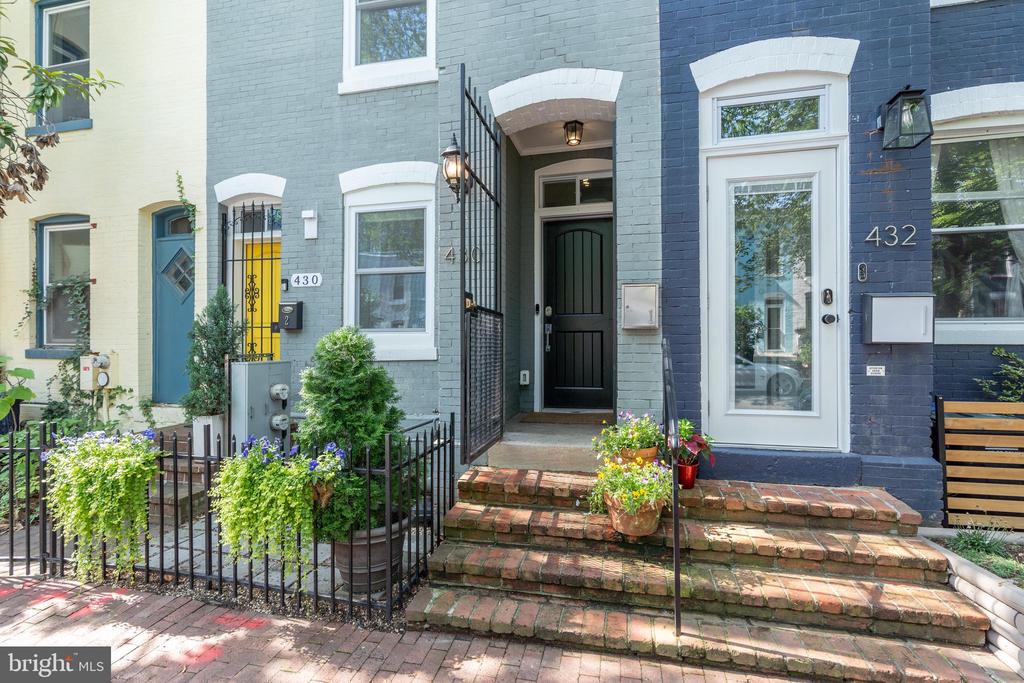 430 WARNER STREET NW 1