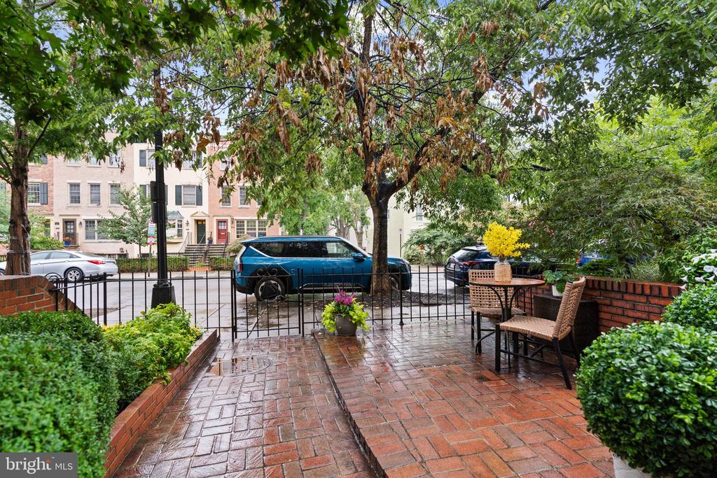 1624 19TH STREET NW
