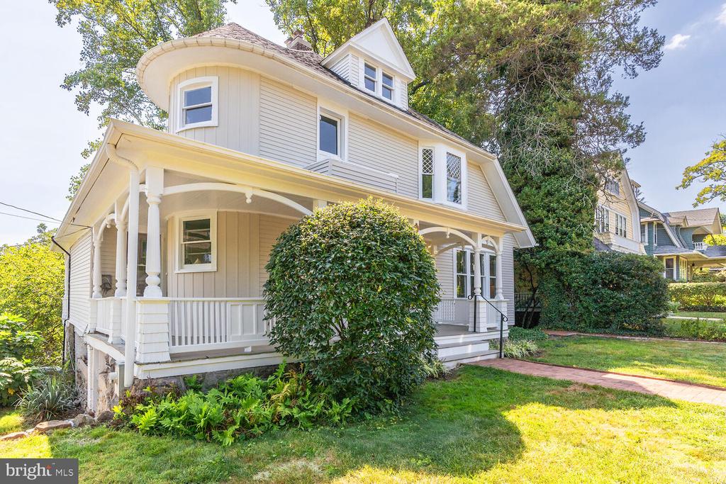 3034 NEWARK STREET NW