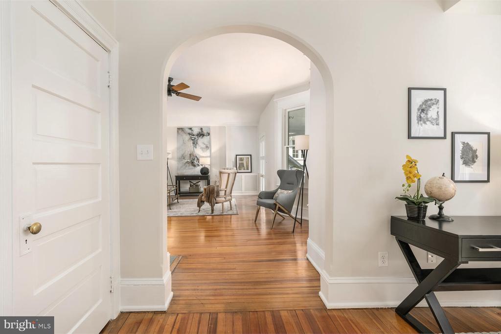 3034 NEWARK STREET NW