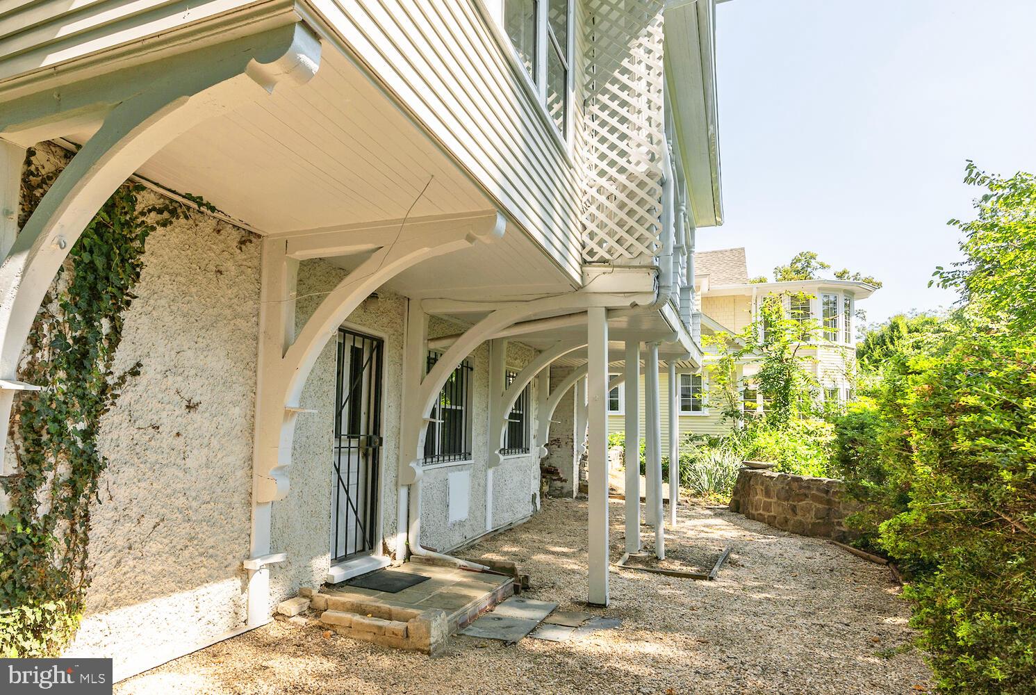 3034 NEWARK STREET NW