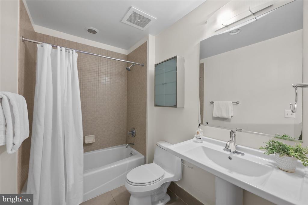 2125 14TH STREET NW 525