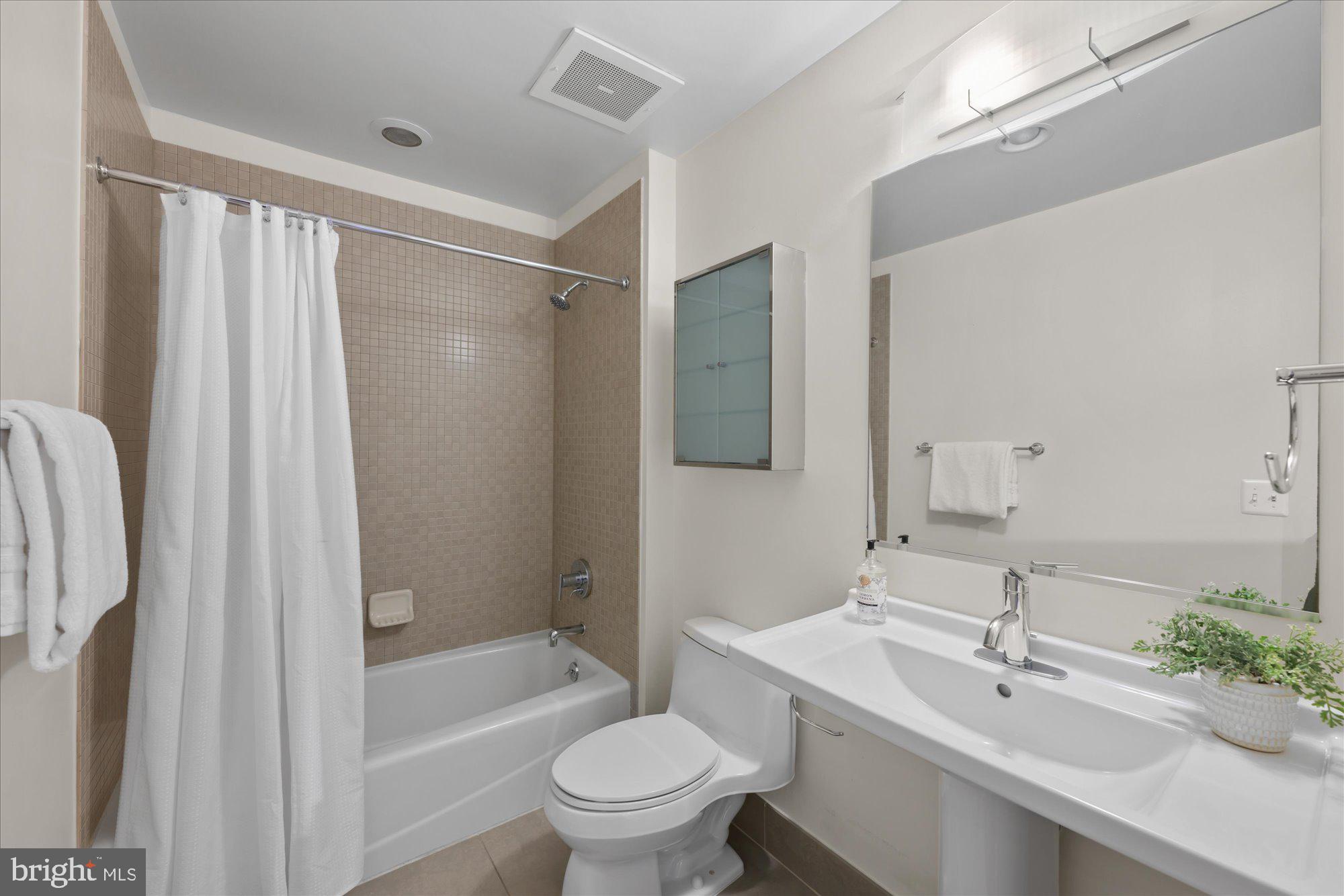 2125 14TH STREET NW 525