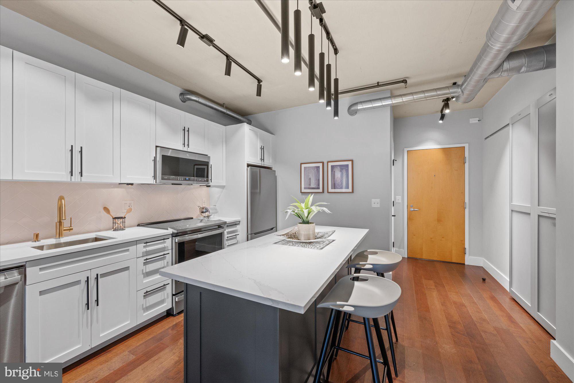 2125 14TH STREET NW 525