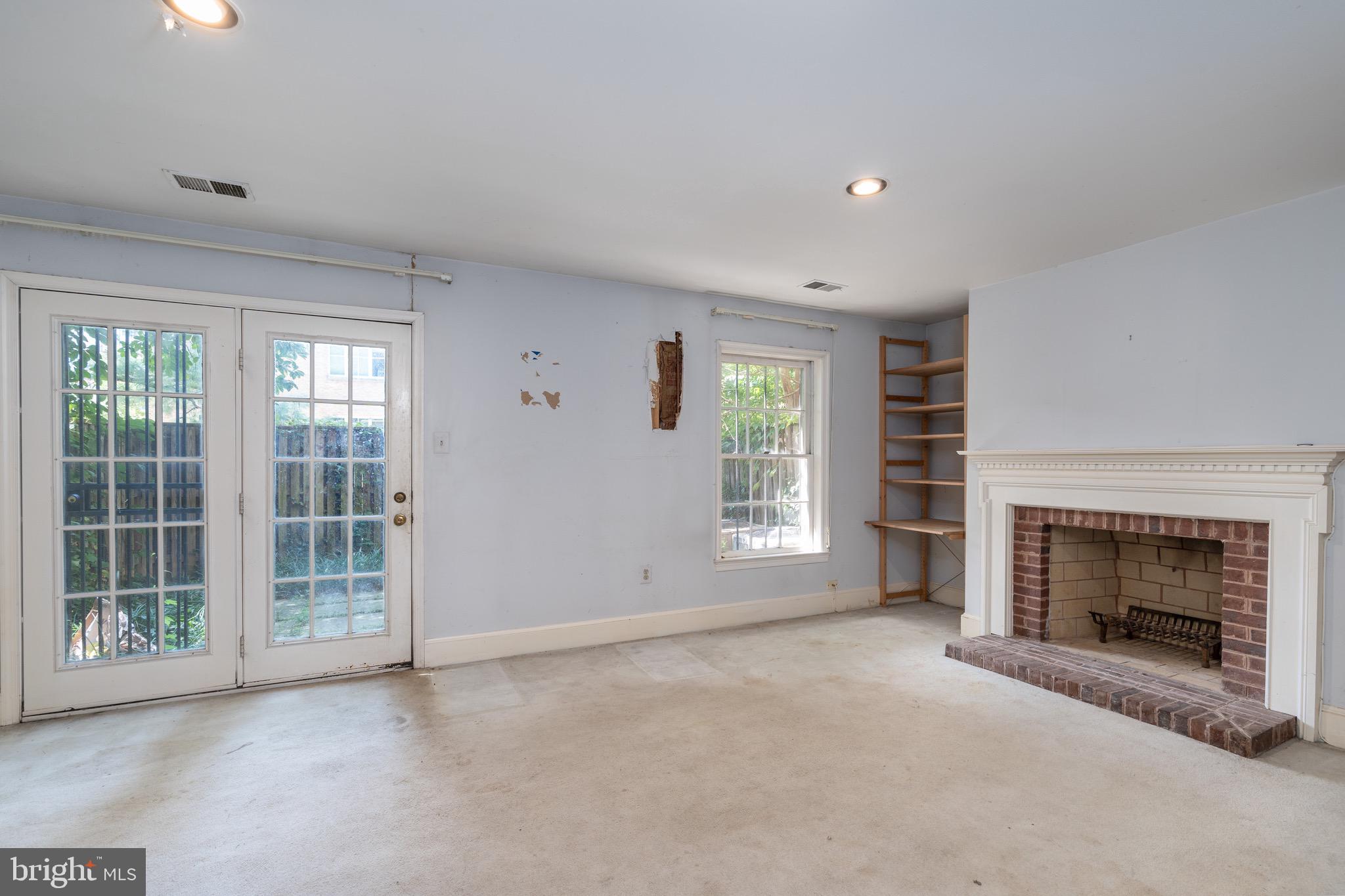 3743 WINFIELD LANE NW